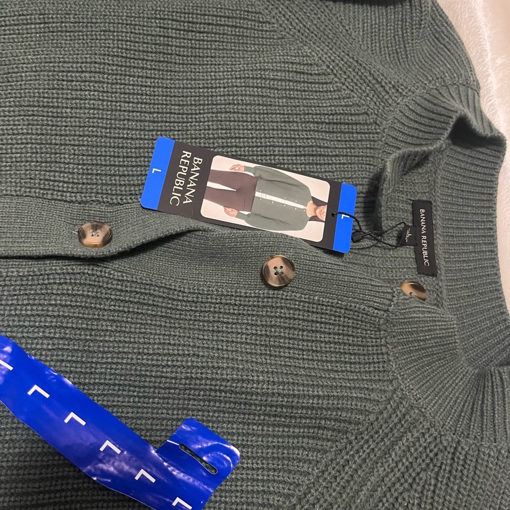 Banana Republic women’s large Olive Knit Cardigan